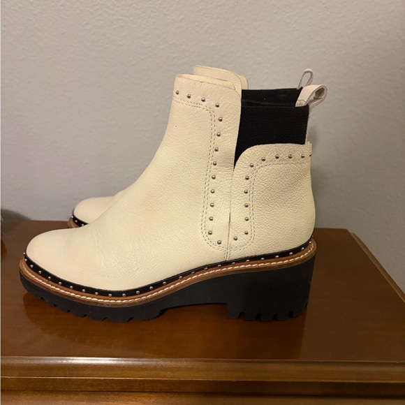 Dolce Vita Cream Ankle Boots - Picture 4 of 6